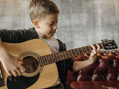 Guitare semi-privé (8-12 ans)